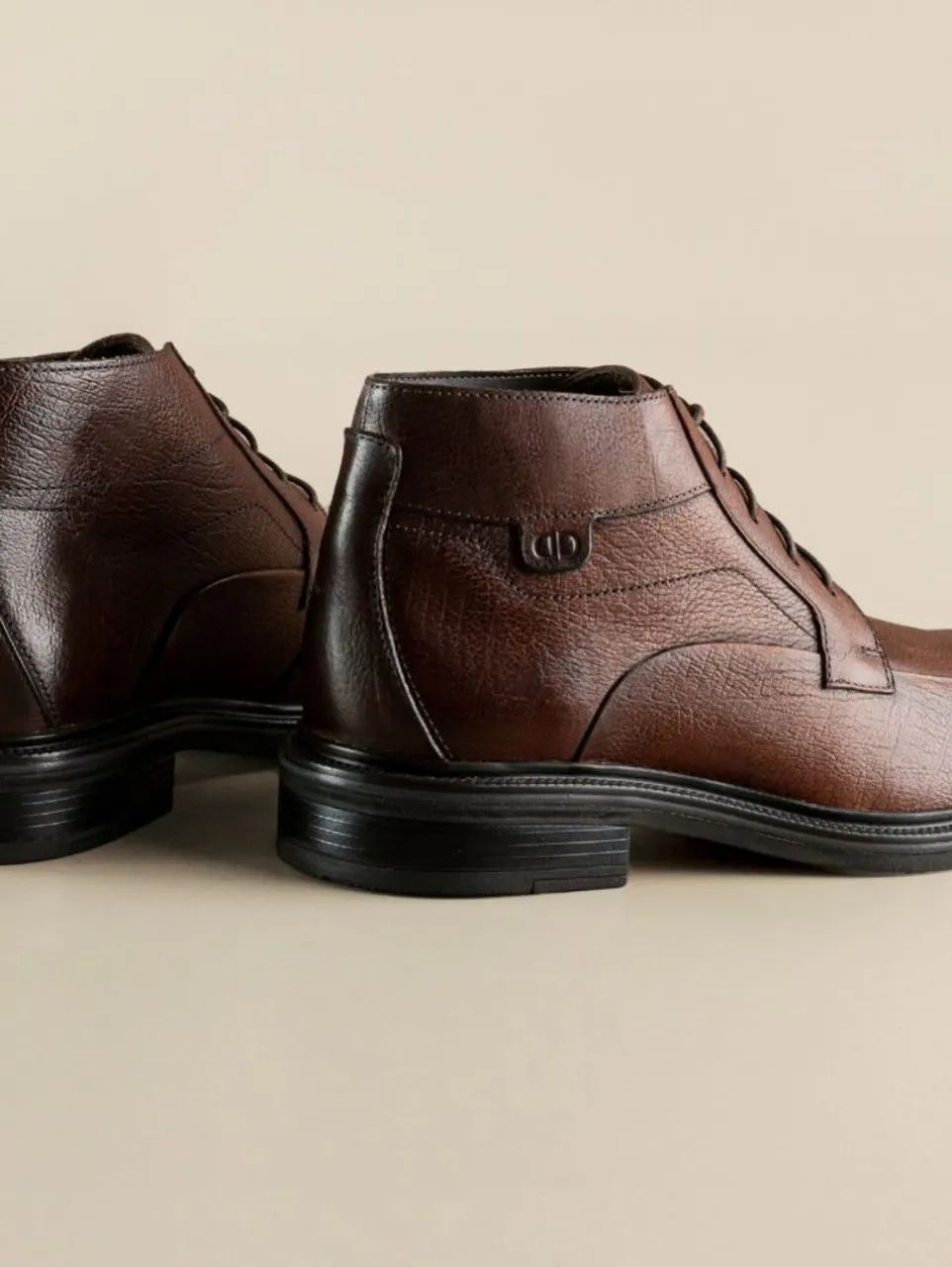 Bota masculina Democrata 