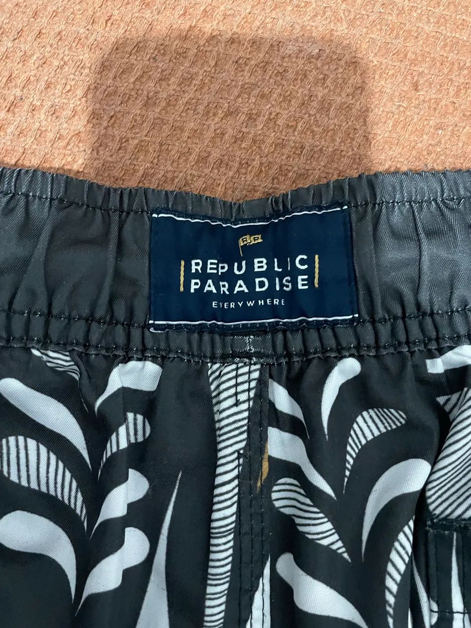  Short Republic Paradise (Original)