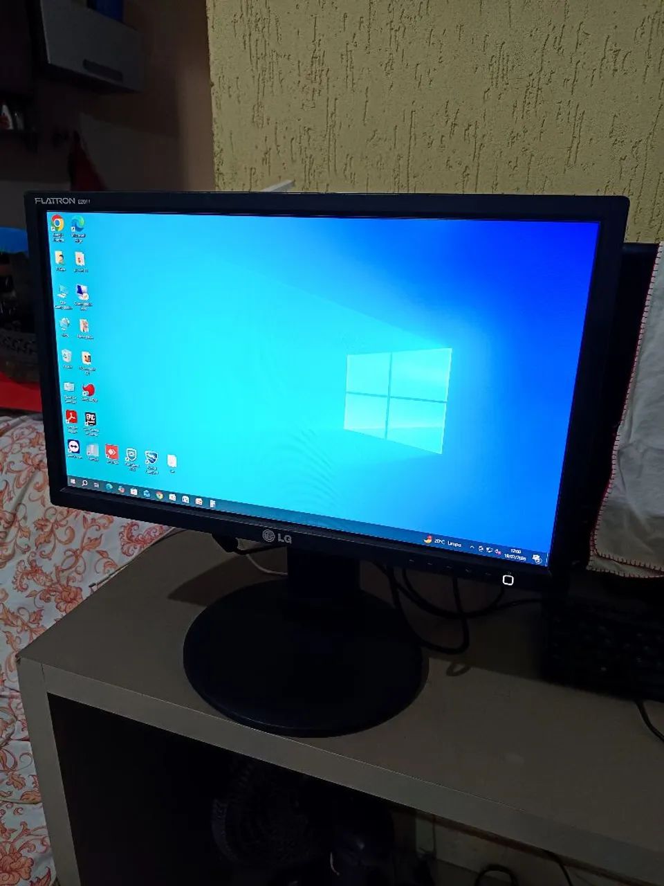 Monitor LG de 20 polegadas 