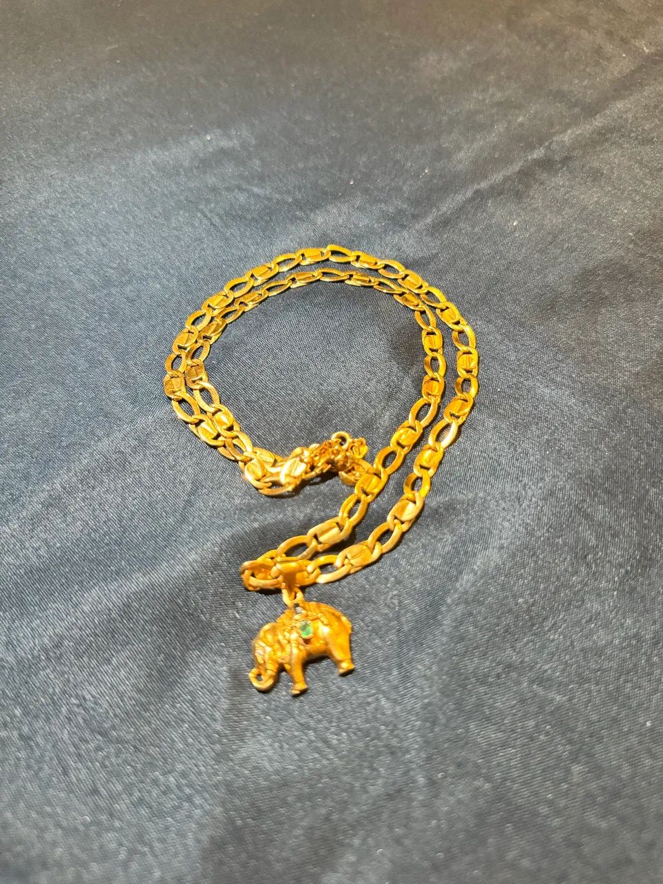 Exclusivo Colar de Ouro 18k - Pingente Elefante da Sorte com Esmeralda