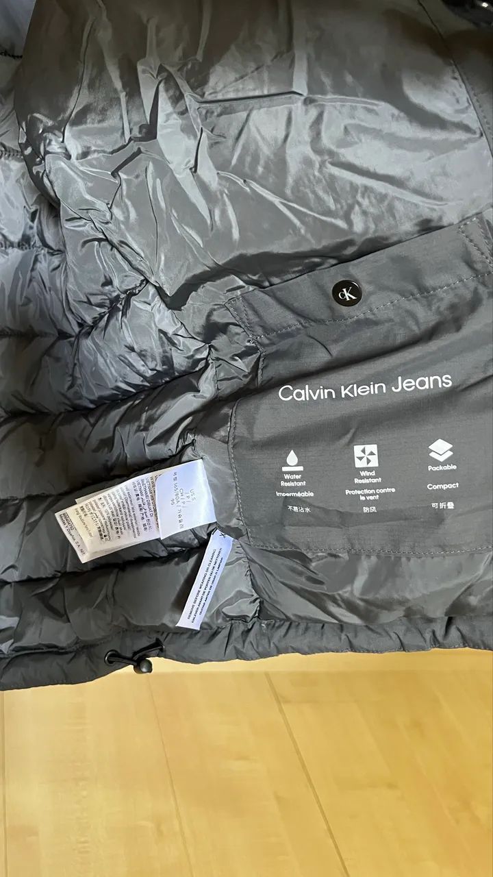 Jaqueta Puffer Calvin Klein Ripstop Empacável Original  - Foto 2