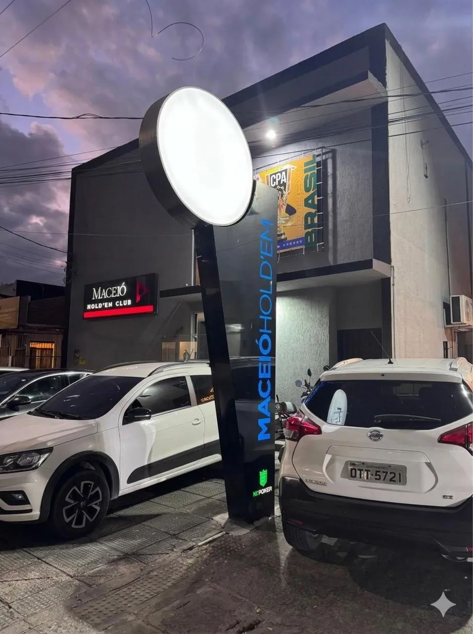 TOTEM LUMINOSO 