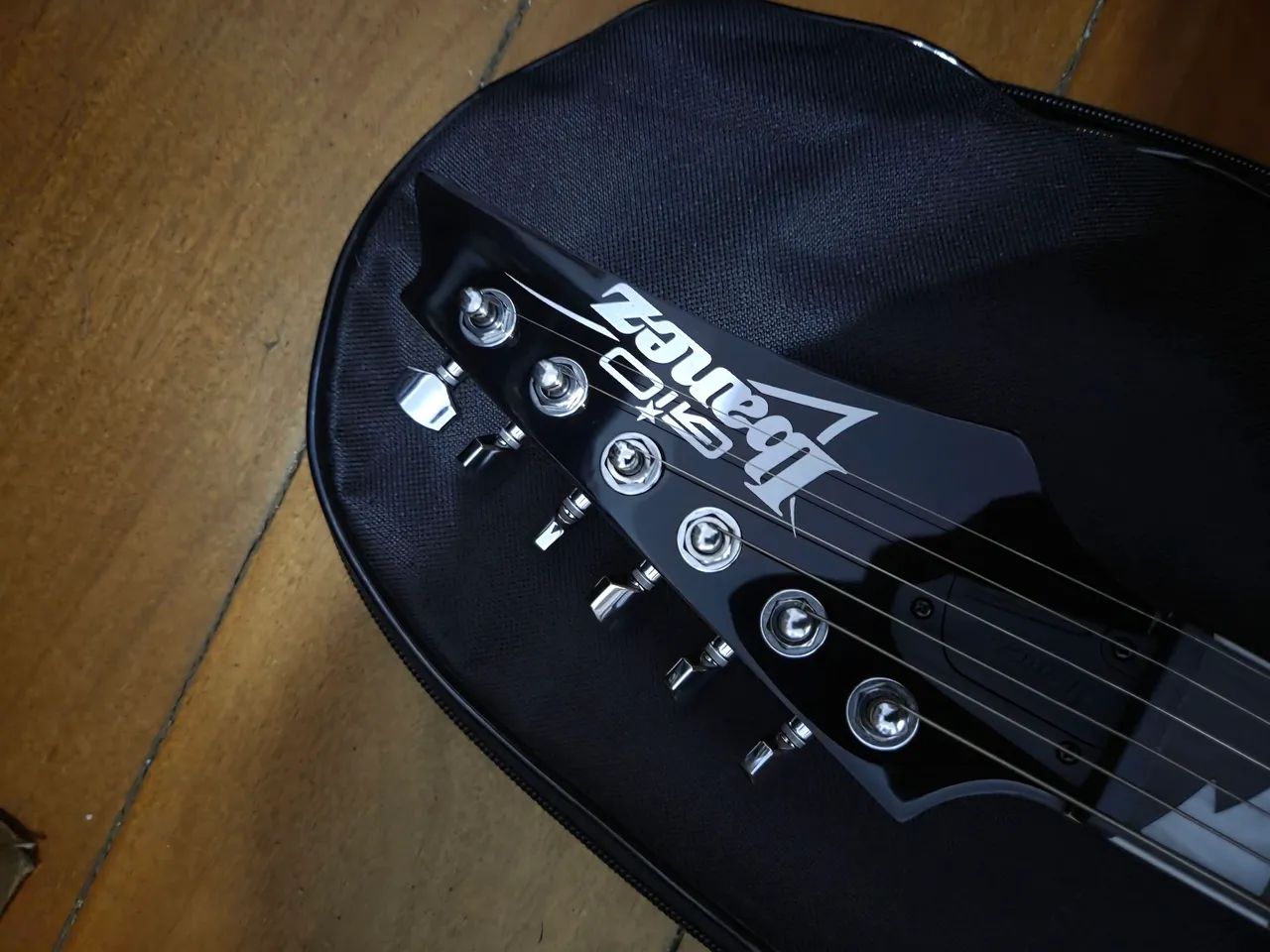 Guitarra Ibanez brinde Cuvave - Foto 3