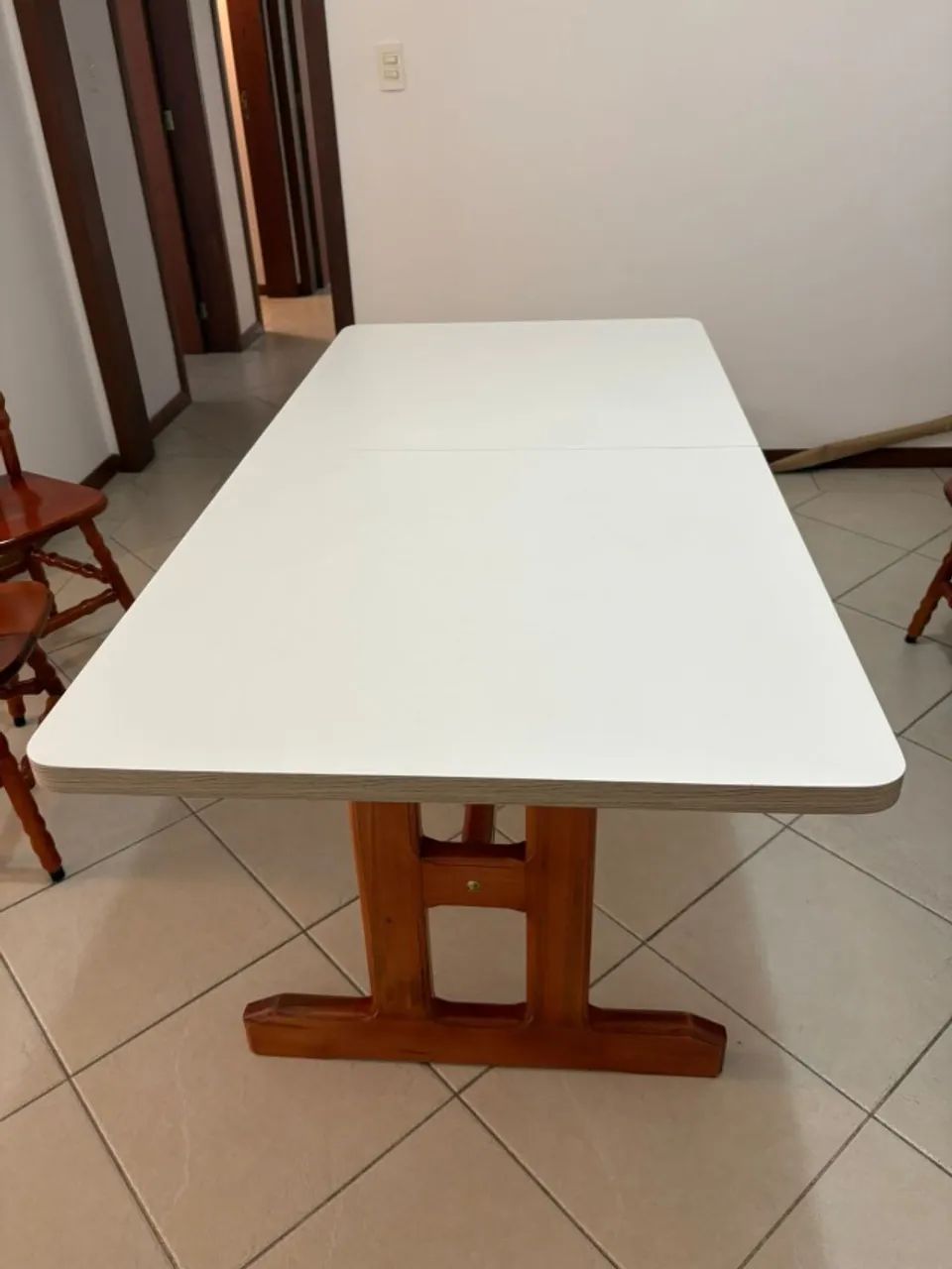 mesa com cadeiras