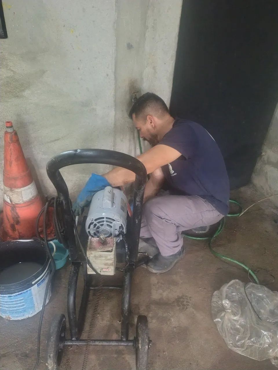Desentupidora e limpa fossa Guarulhos, Arujá e Sp - Foto 3