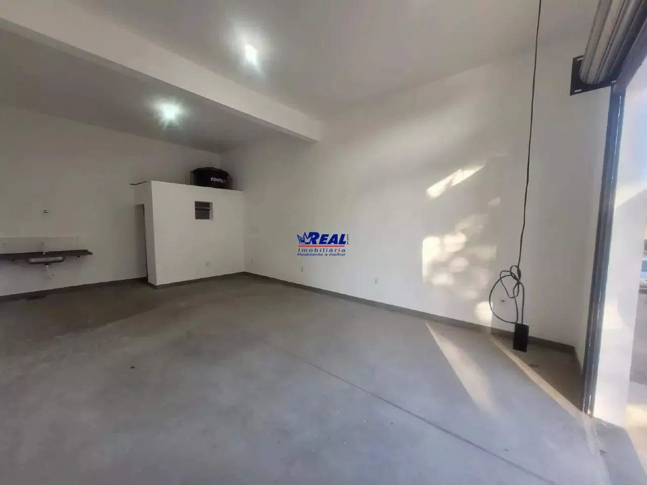 Loja para Alugar no Centro de Ibirité (Centro Park) | 34,32 m² internas + 360 m² terreno - Foto 2