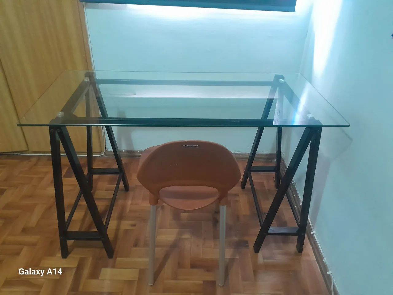 Escrivaninha Industrial Com Tampo de Vidro Temperado - Foto 3