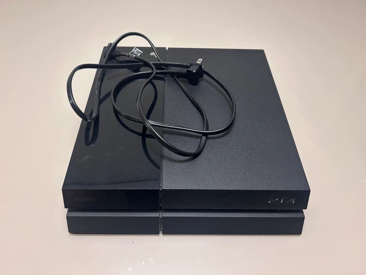 Play Station 4 - PS4