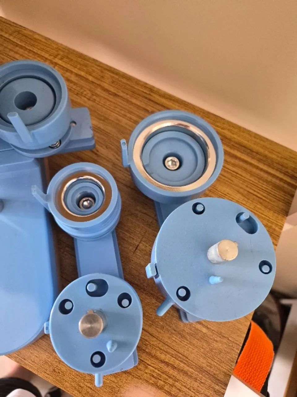 Máquina de Bottons Mecolour + Insumos - Foto 4