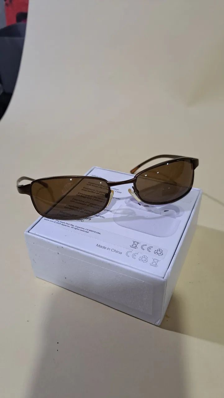 Óculos escuro com caixa - marca catarino - Foto 2