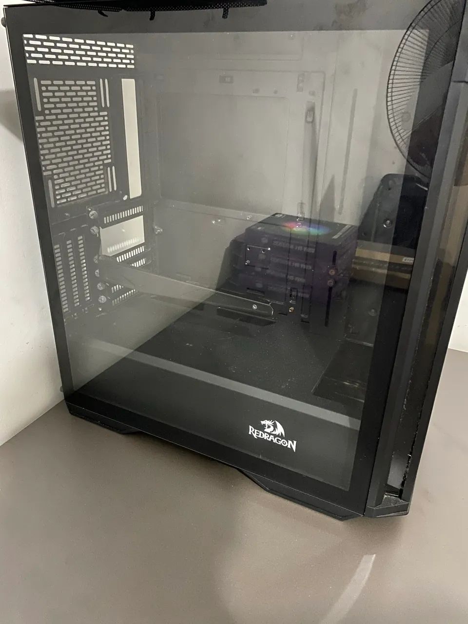 Gabinete redragon strafe 
