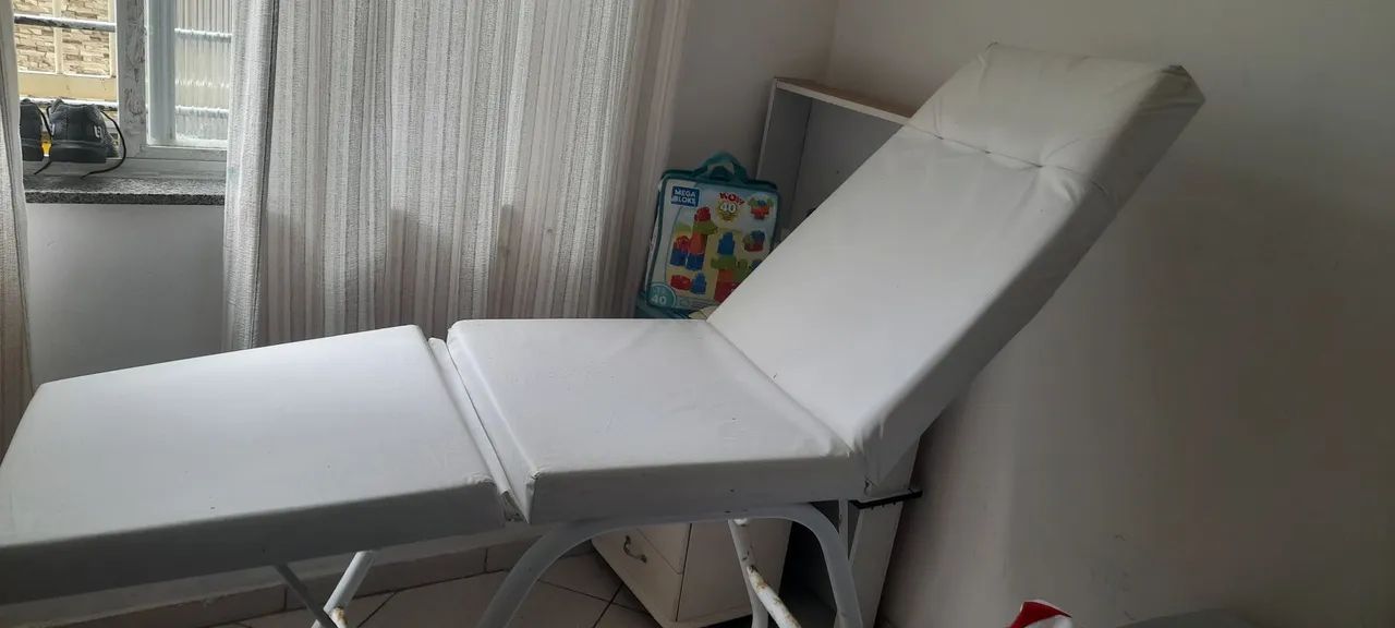 Grande oportunidade. Mesa para trabalhar com estética  - Foto 2