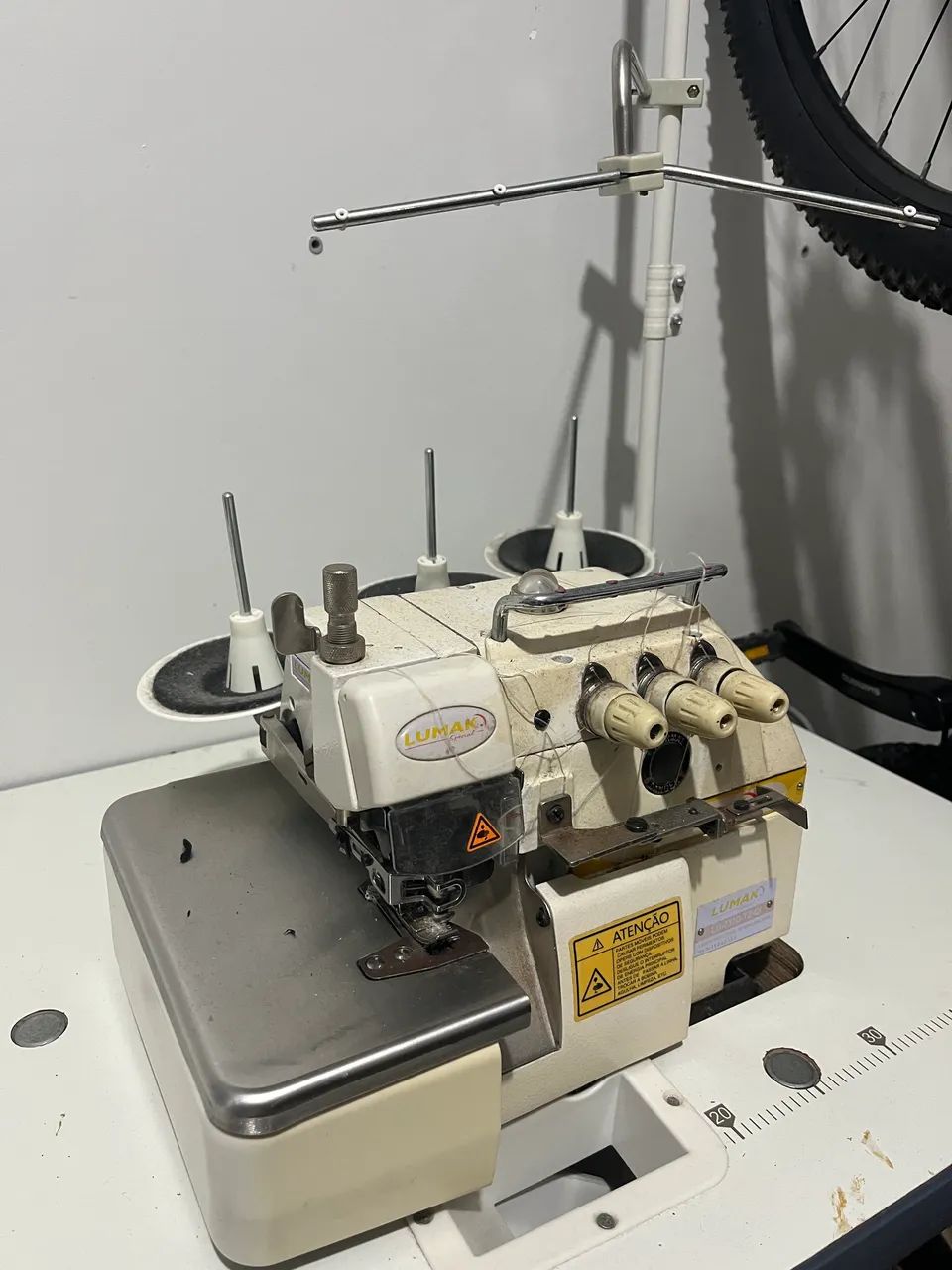 Máquina de costura overloque  - Foto 2