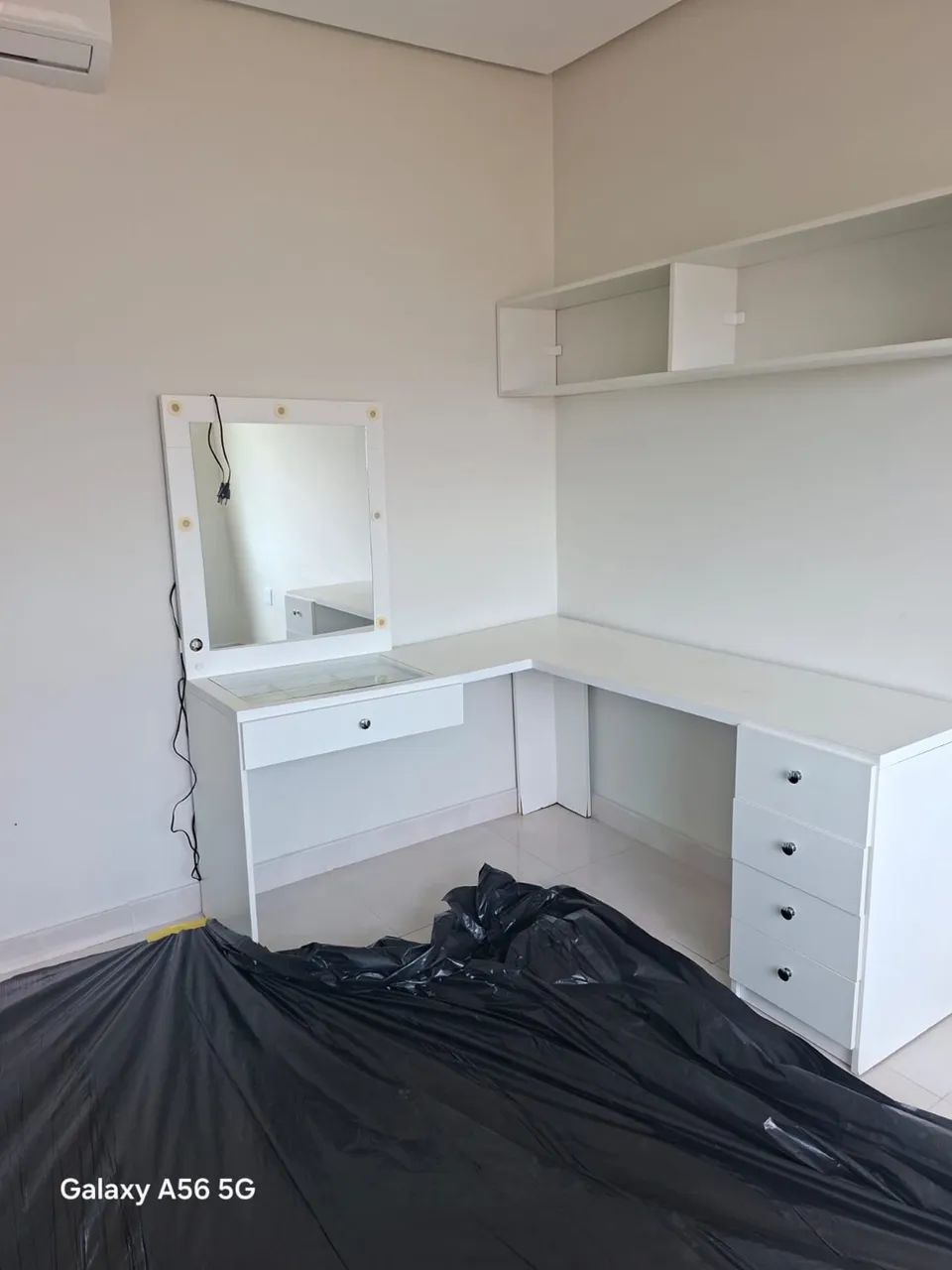 Camarim com escrivaninha 