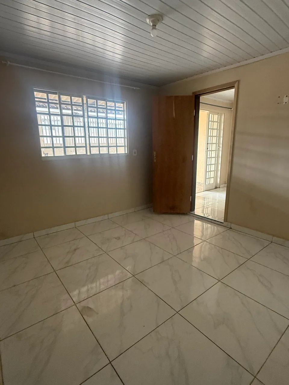 Vende m-se Casa QR 310, Samambaia DF. - Foto 5