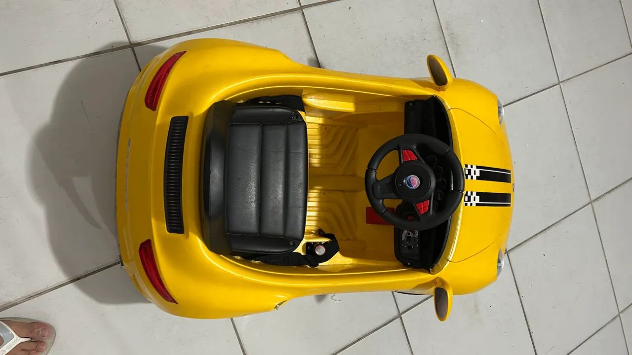 Carro Elétrico Infantil Amarelo - Excelente Estado! - Foto 2