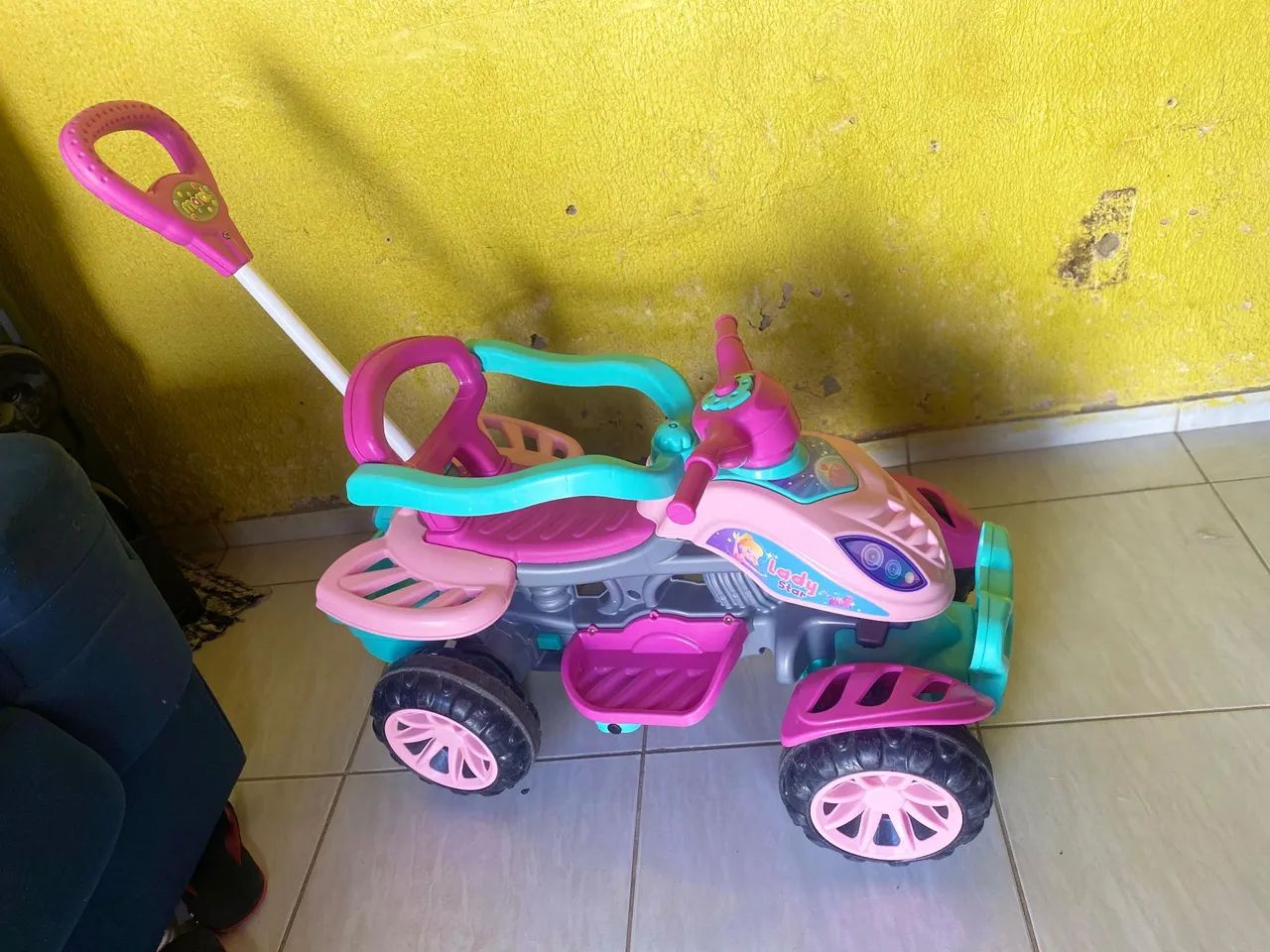Vendo uma motoca infantil  - Foto 5