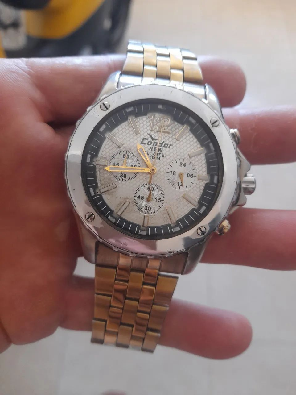 Vendo um relógio Condor 3 bolas funcionando perfeitamente 