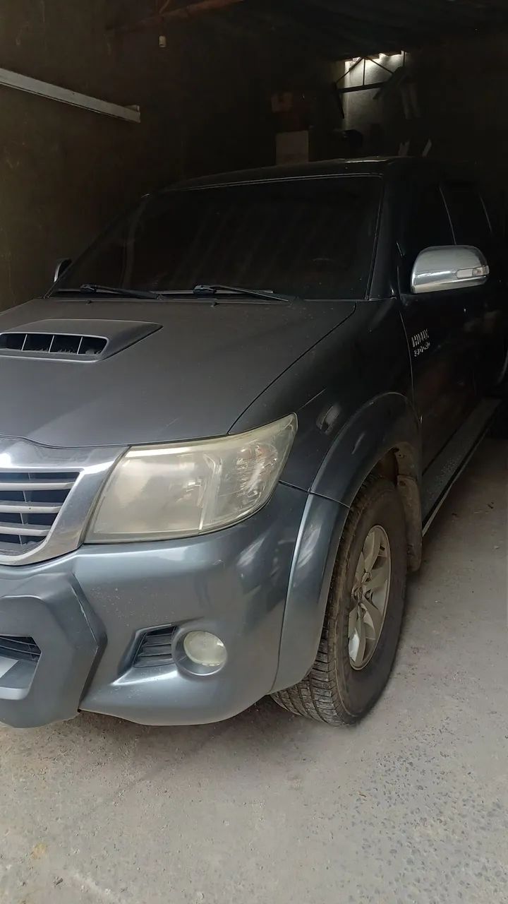 Viagens e fretes  Hilux CD