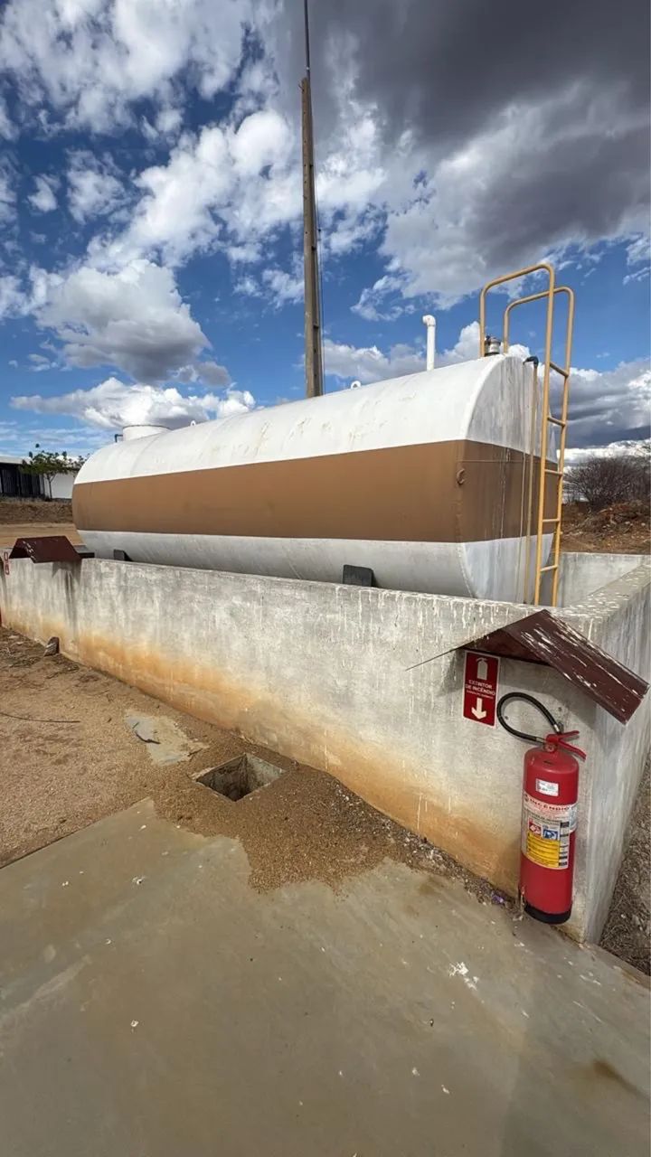 Tanque de combustível com bomba completa, capacidade para 15m3. Pouco usado - Foto 2