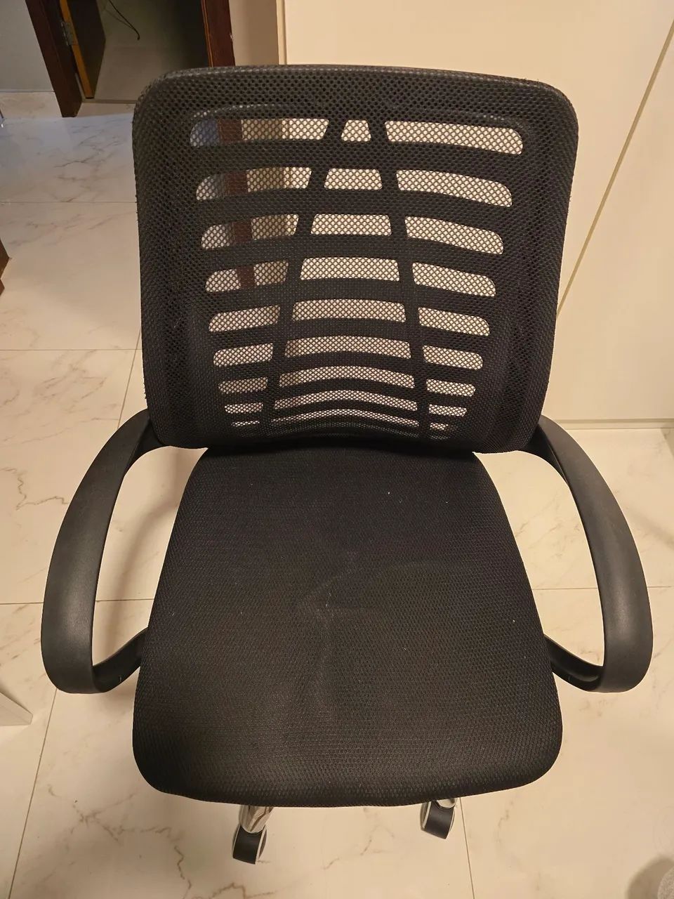Vendo mesa de estudo com cadeira  - Foto 3
