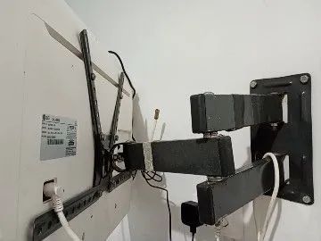 TV LG 32" Branca + Suporte Articulado (Com detalhe na imagem - Leia) - Foto 2