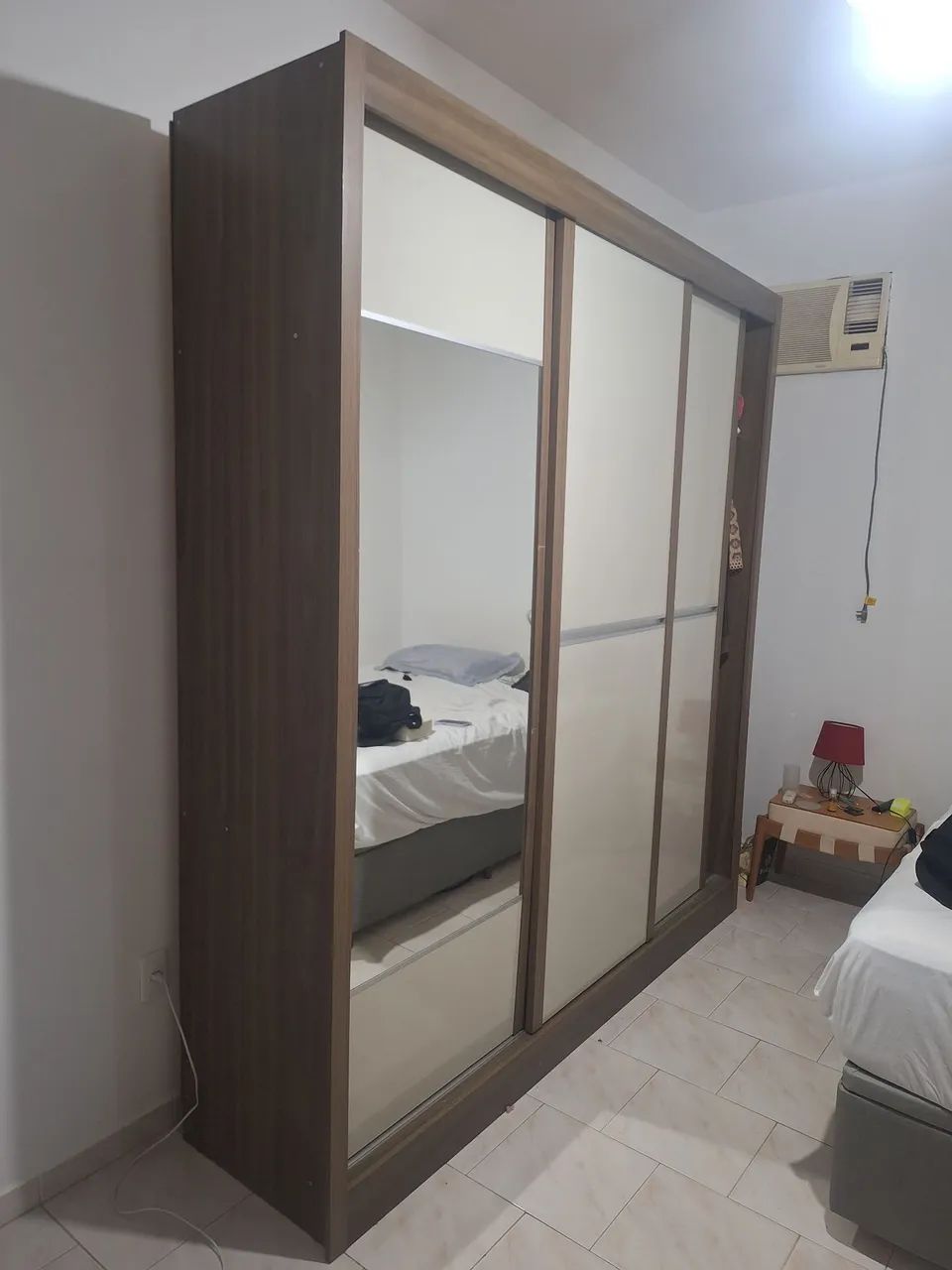 Guarda roupa porta espelho - Foto 2