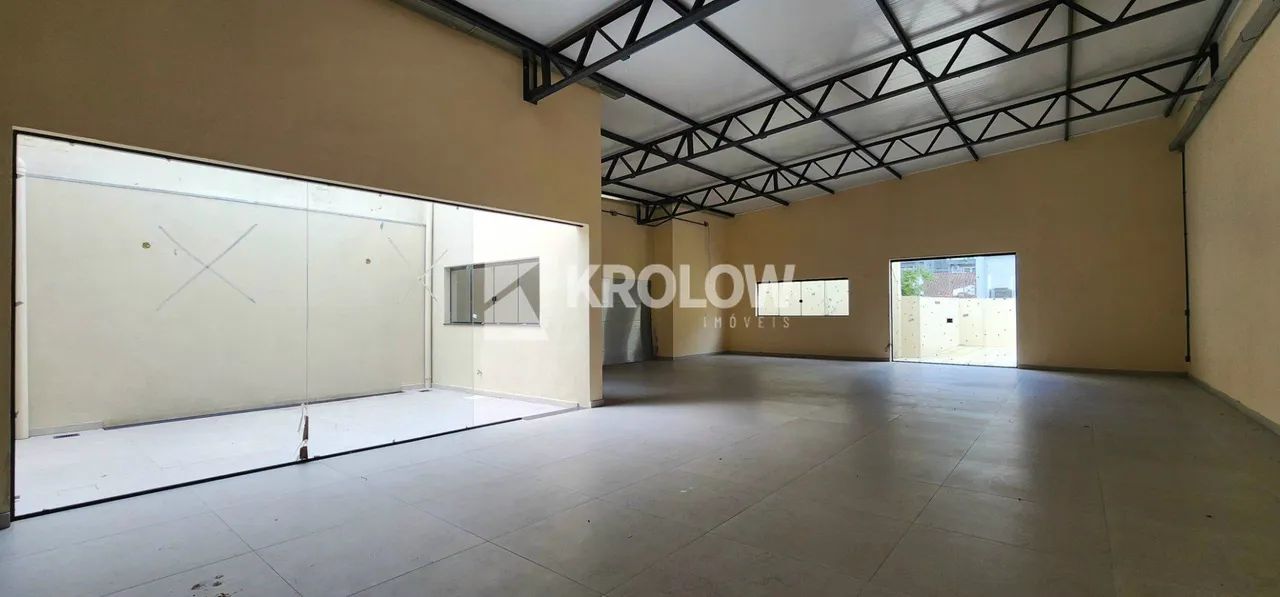 PRÉDIO COMERCIAL NO CENTRO