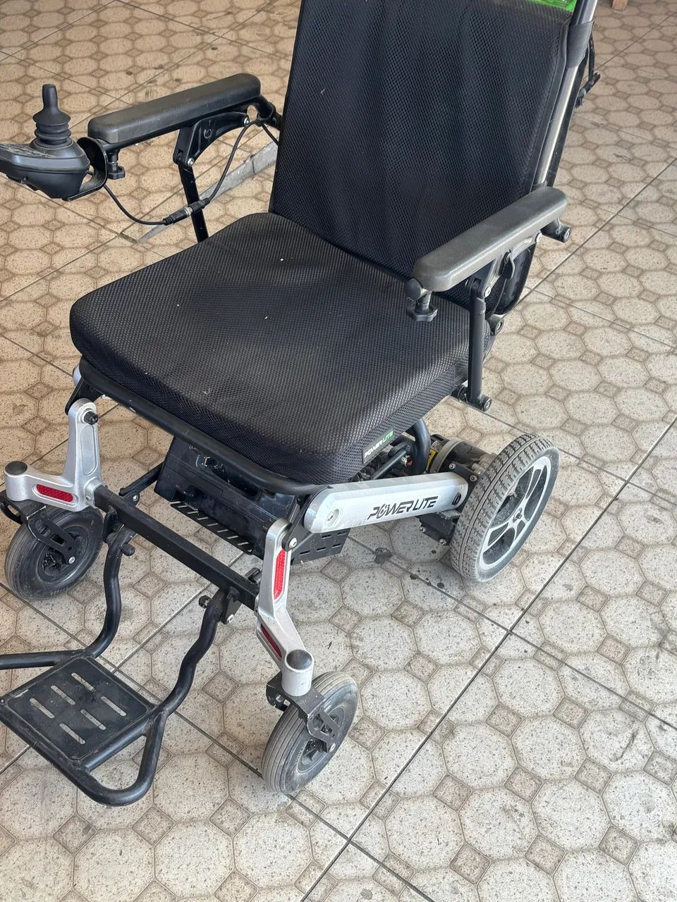 Cadeira de Rodas Motorizada - Foto 2