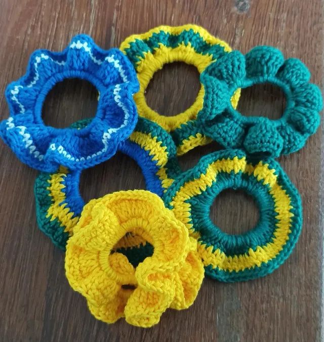 Pulserinha e Xuxinhas da Copa feitas em Crochê  - Foto 2