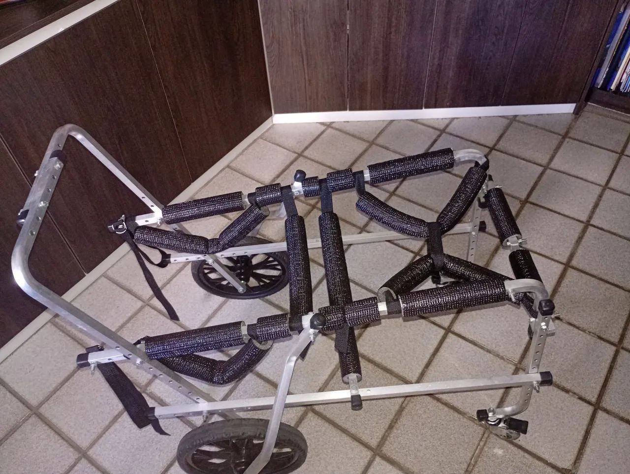 Cadeira de rodas pra cachorro  - Foto 4