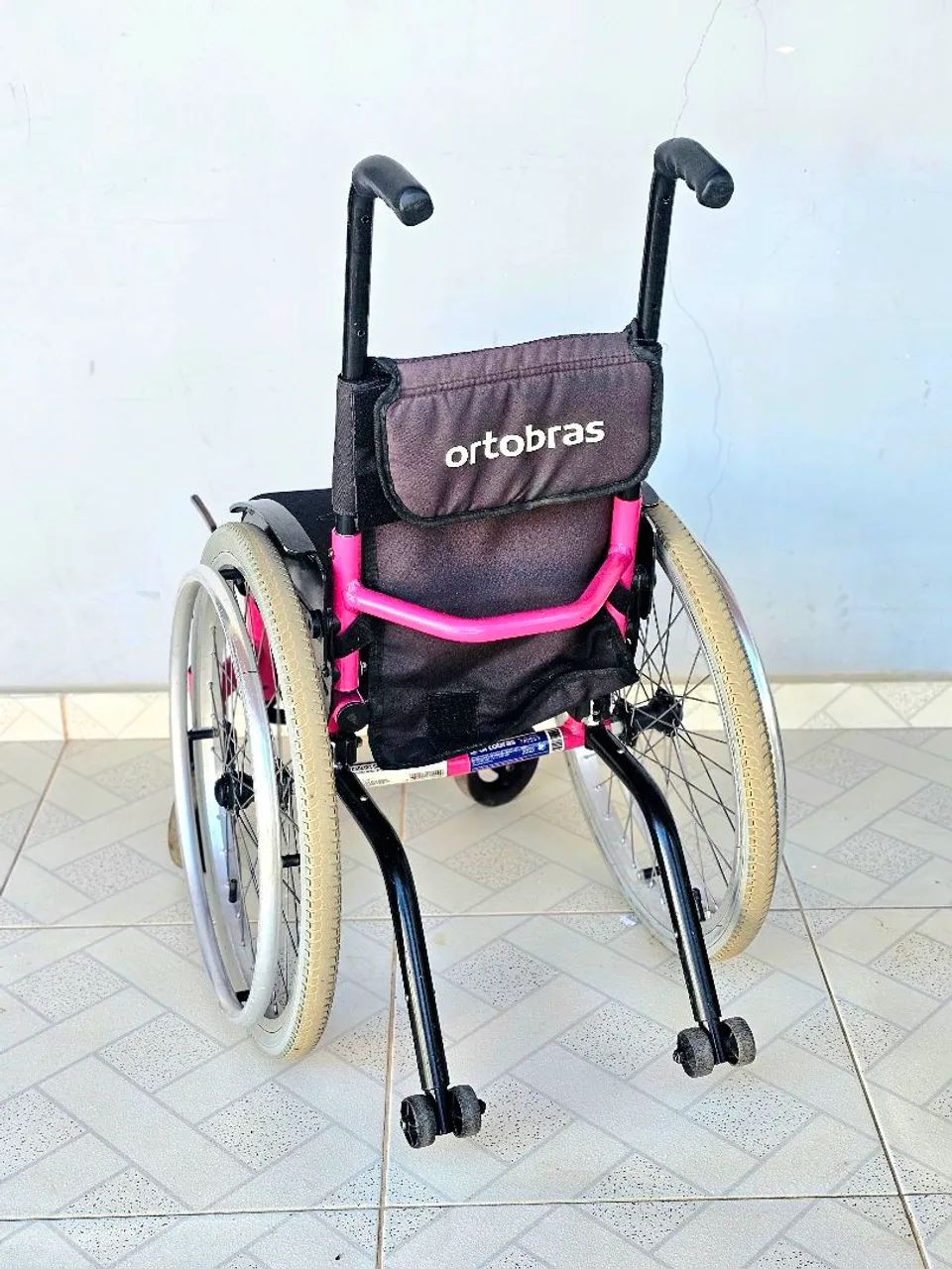 Cadeira de rodas monobloco aro 20 - Foto 4