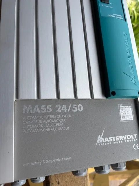 Inversor 24VCC 1500 W e carregador demais painel de controle para motor homes e embarcão - Foto 11