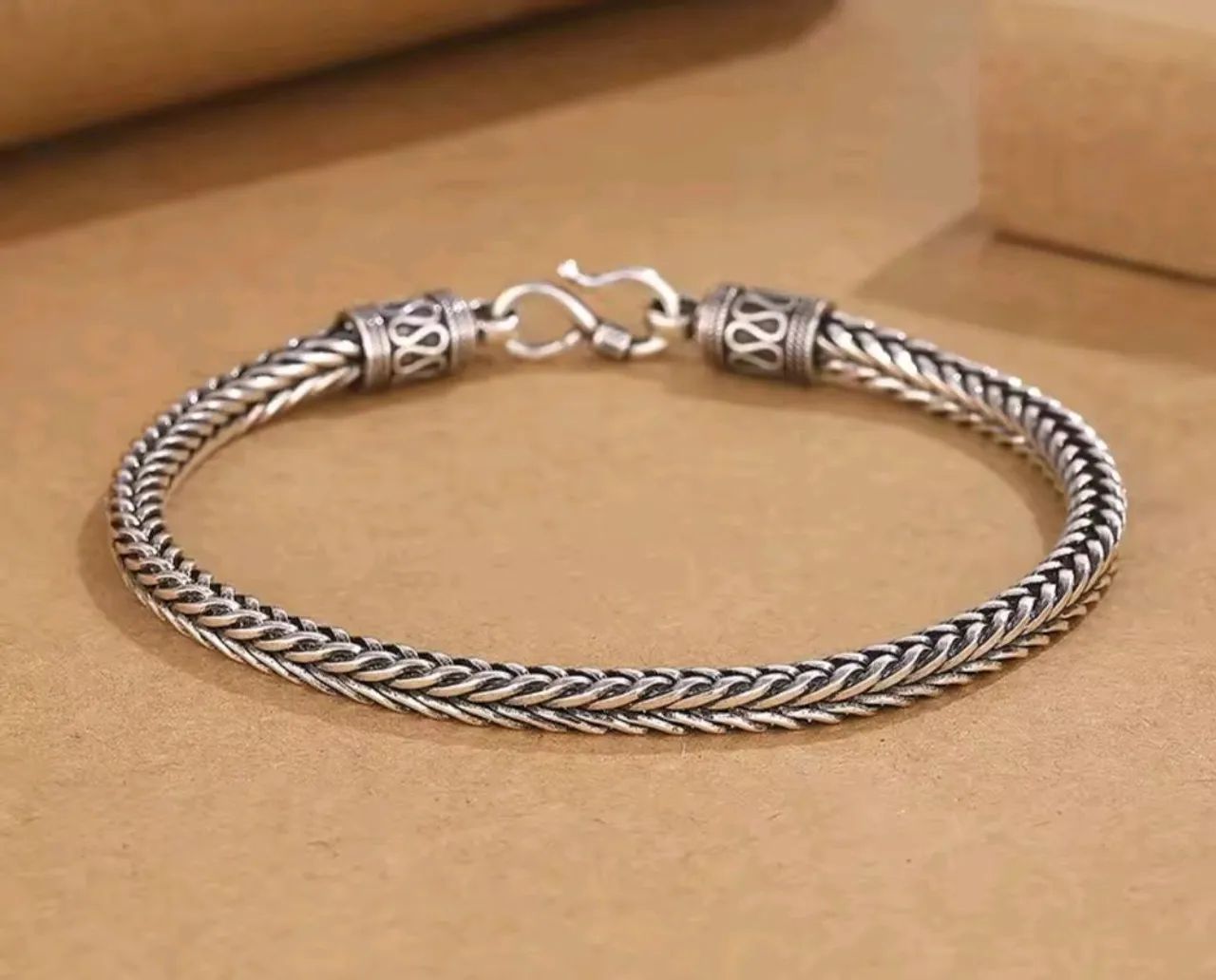 Pulseira trabalhada - Prata folheada 