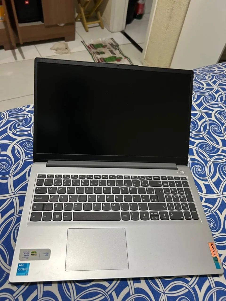 Notebook Lenovo 4RAM 238gb INTEL i3