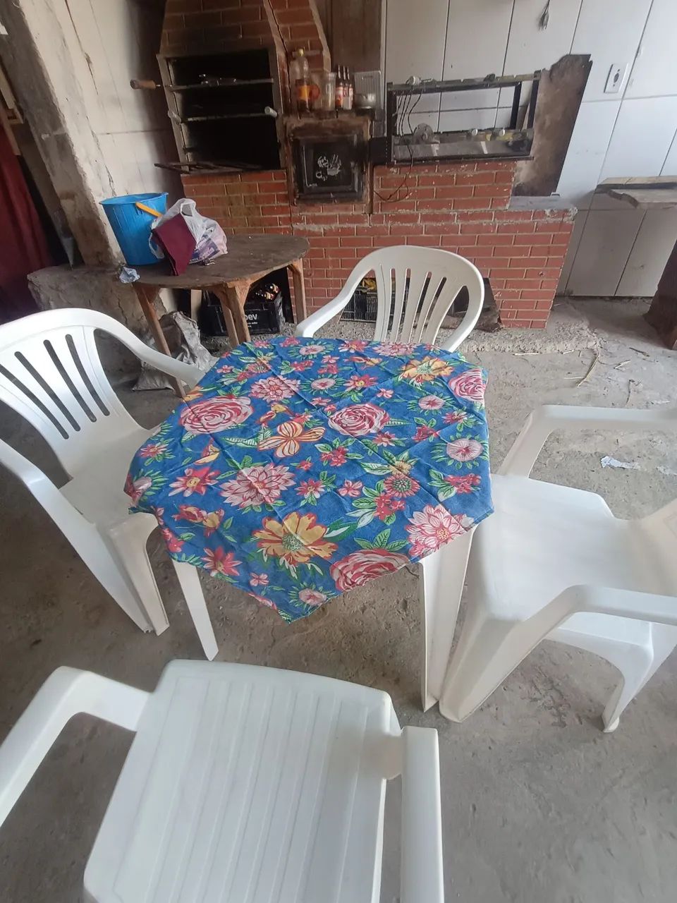 Aluguel de mesas e cadeiras de plástico R$15 - Foto 3