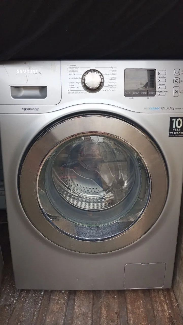 Máquina lava e seca 