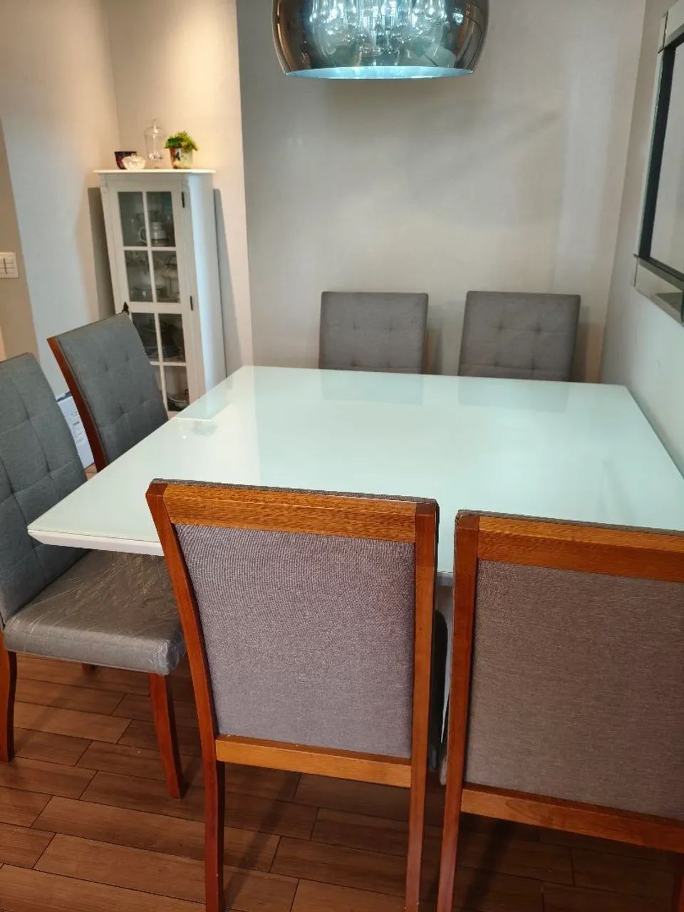 Mesa quadrada laca branca + 6 cadeiras madeira maciça  - Foto 3