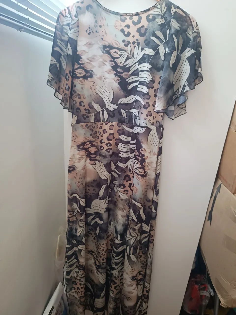Vestido Estampado Em Tema Floral e Animail Print - Foto 2