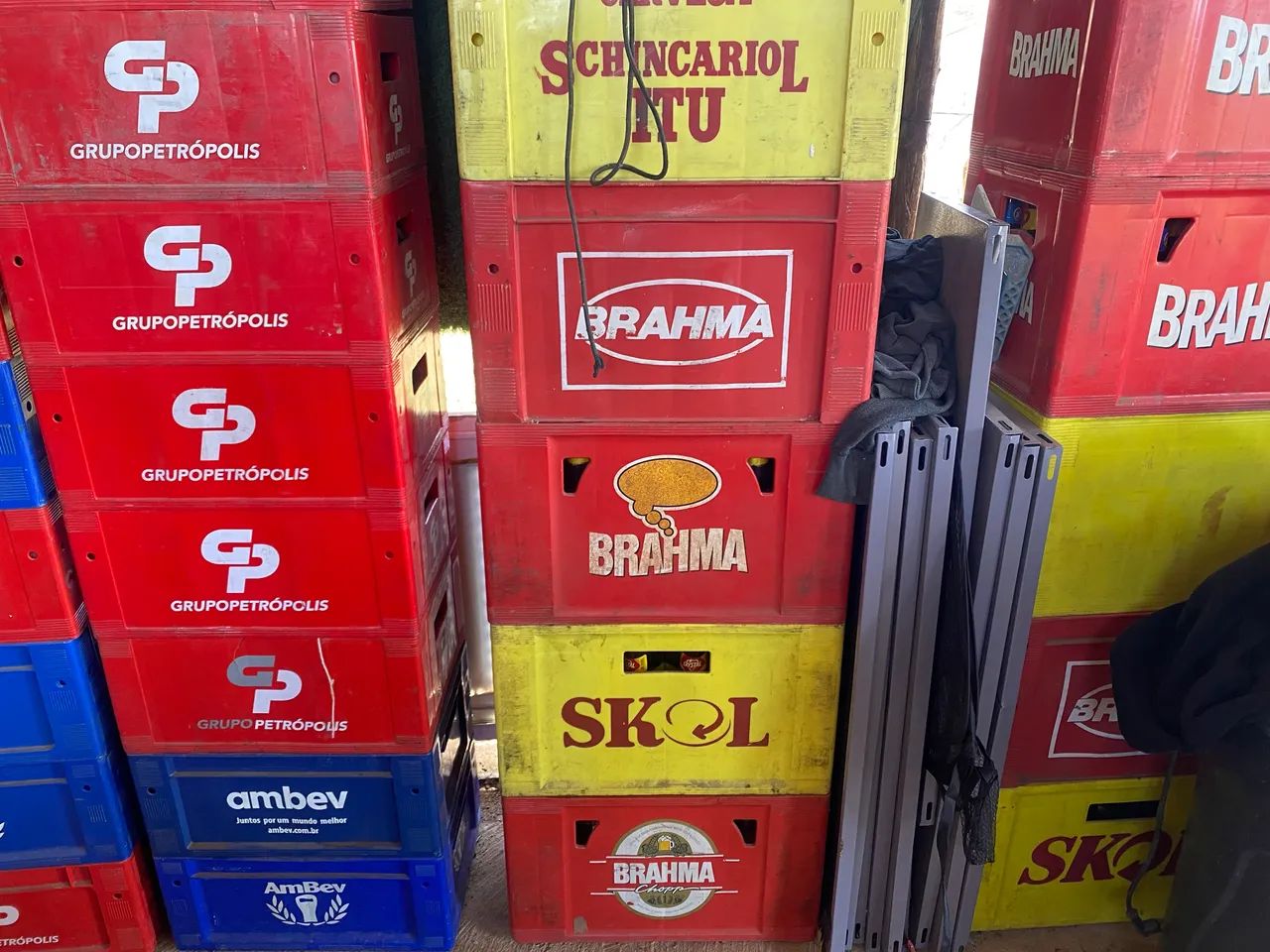 Vende-se engradados de cervejas 600ml e 300ml - Foto 2