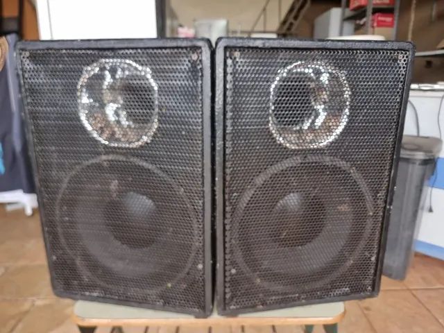 Caixas par 12" Jbl 350 rms e cornetas D250x Boosteer muita boas de som