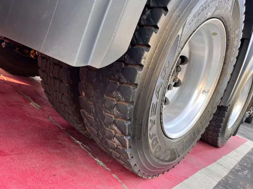 Mercedes-Benz Actros 2651 6x4 18/18 - Foto 12