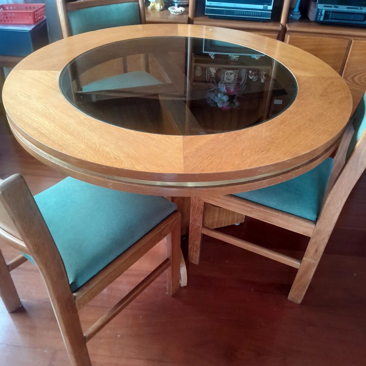 Mesa retro de sala.  Retirada comigo