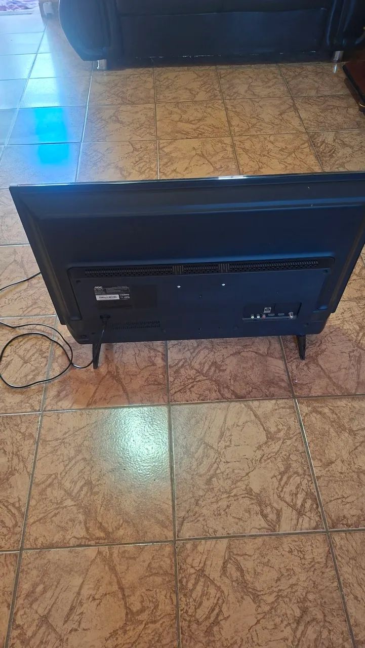 Vendo  televisão 32 polegadas smart TV * - Foto 2