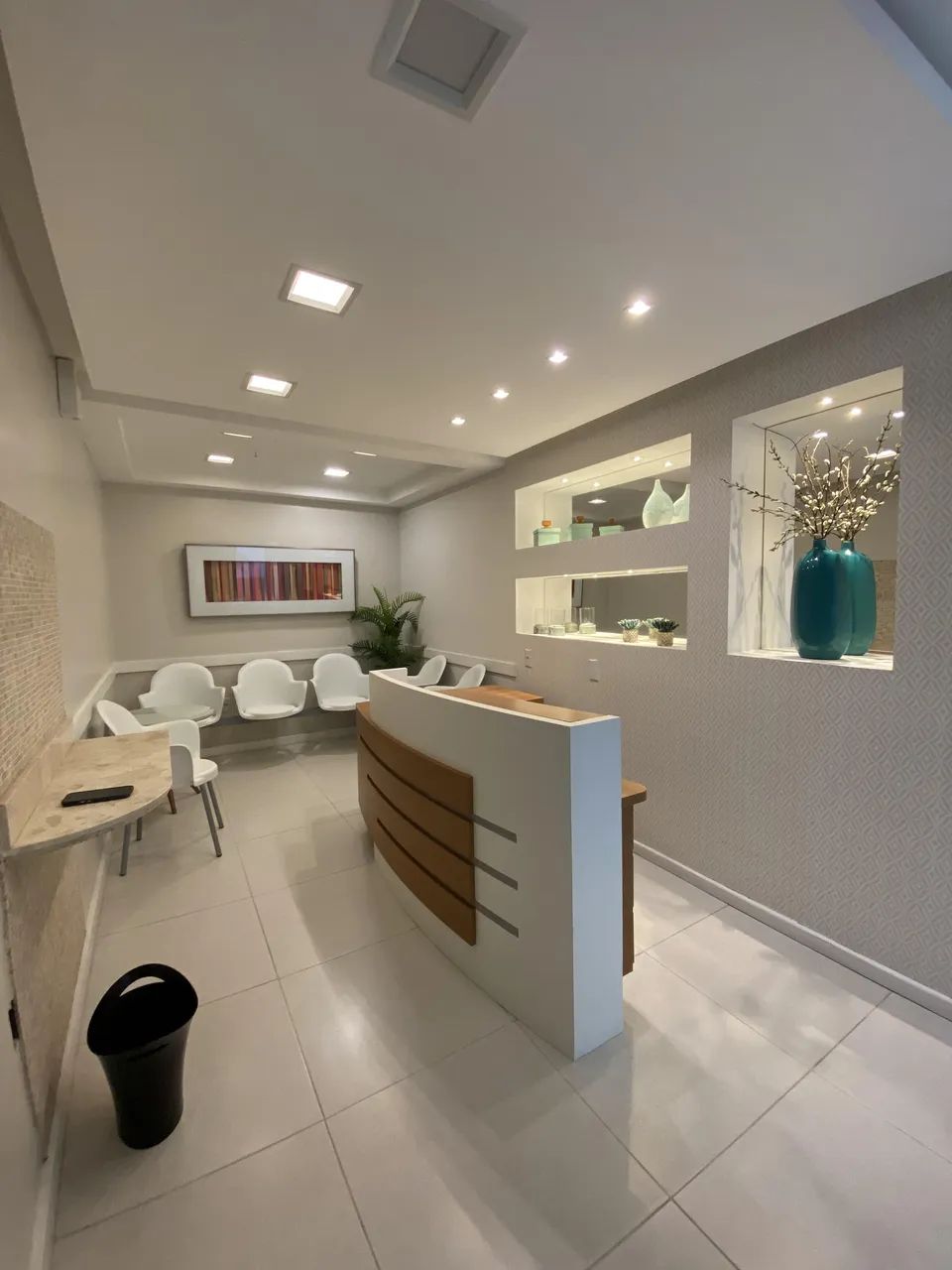 Sala para consultório médico mobiliado para aluguel com 70m com 3 salas no Centro - Macaé 