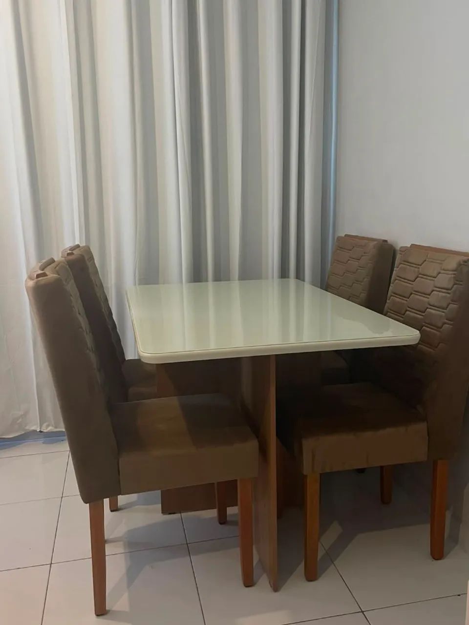 Mesa com 4 cadeiras - Foto 3