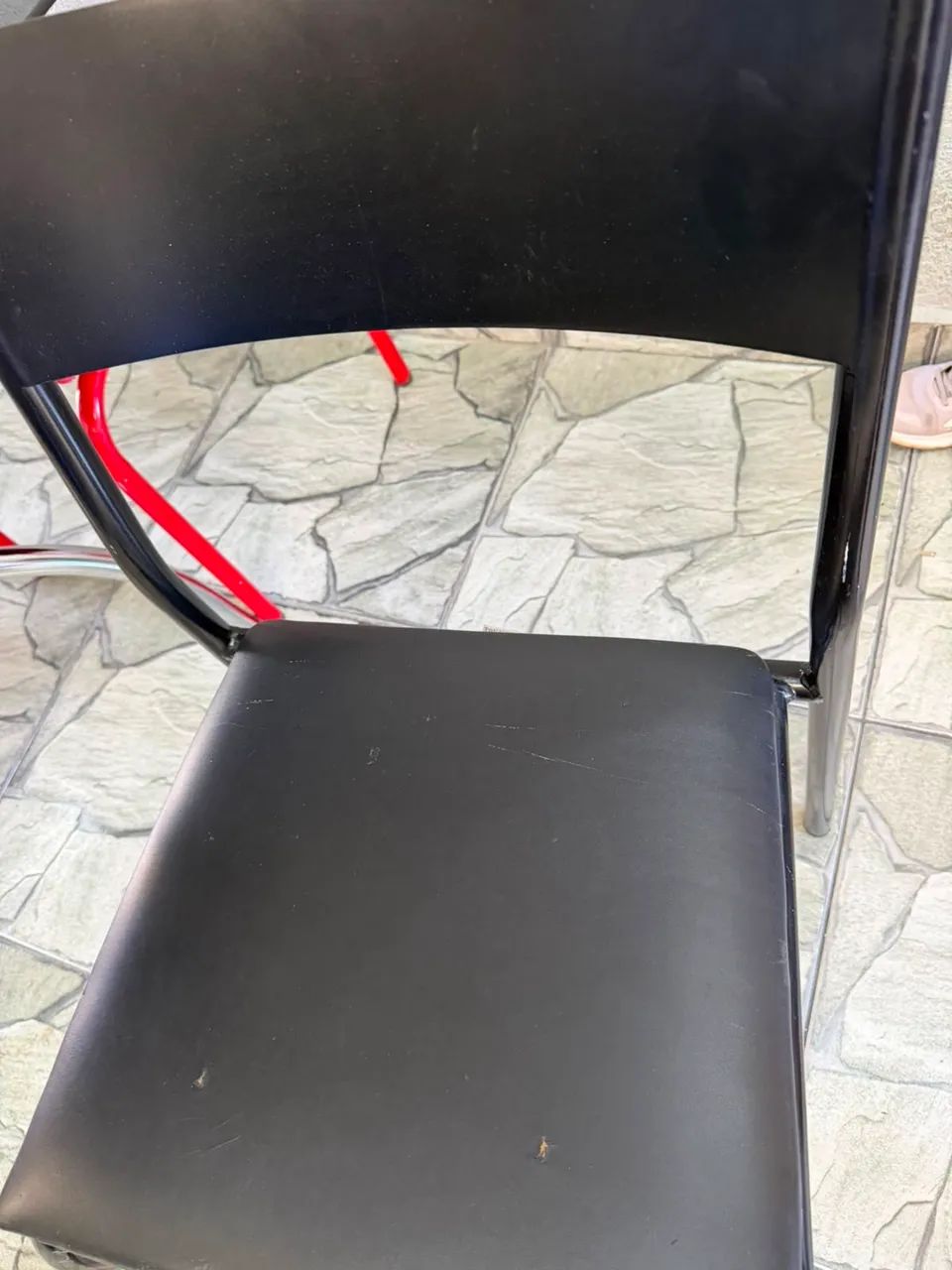 Mesa com tampo de vidro e 4 cadeiras - Foto 3