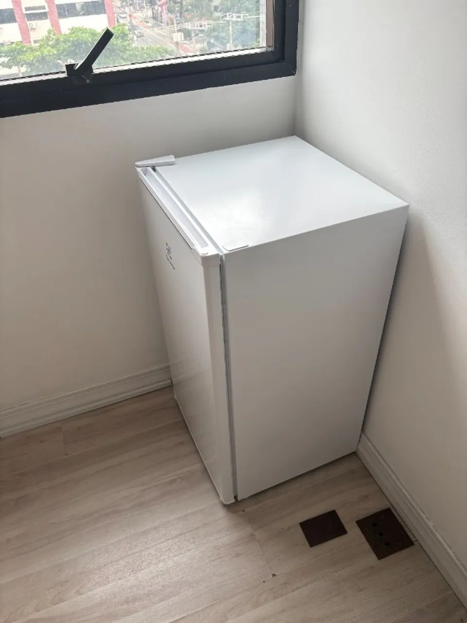 Frigobar Eletrolux 90 L