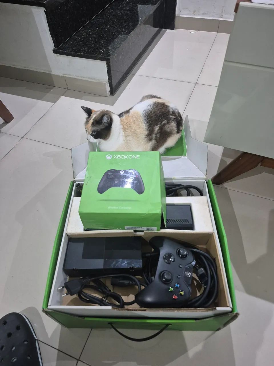Xbox one + 2 controles + 2 jogos - Foto 2