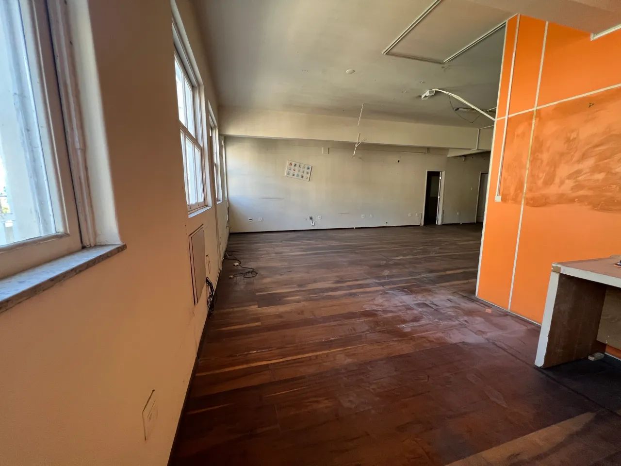 Sala/Conjunto para aluguel possui 260 metros quadrados com 10 quartos - Foto 5